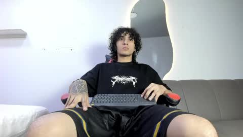 Snapshot of jackestaylor chatting on 04.02.26 Jackes Taylor online show from 04.02.26