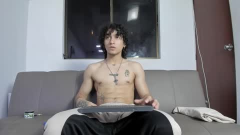 Snapshot of jackestaylor chatting on 04.09.26 Jackes Taylor online show from 04.09.26