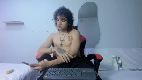 Snapshot of jackestaylor chatting on 04.27.26 Jackes Taylor online show from 04.27.26