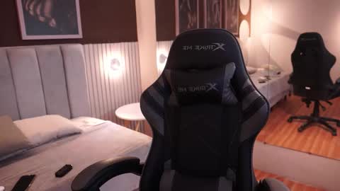 Jackson Bell online show from 10.01.25