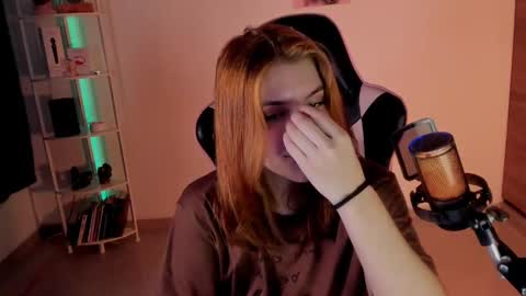 Linda Sofia help me get to 100 thumbs up online show from 12.16.24