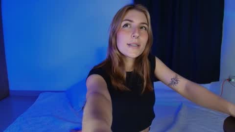 Linda Sofia help me get to 100 thumbs up online show from 03.08.25