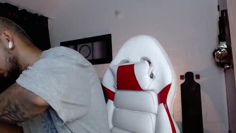 Michael Caicedo online show from 02.08.25