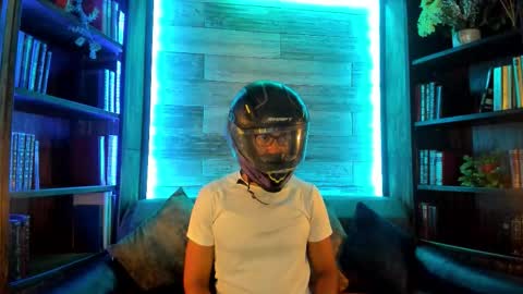 Snapshot of jacobdraven chatting on 10.26.25 jacobdraven online show from 10.26.25