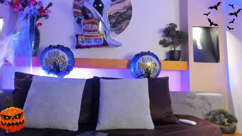 Snapshot of jacobdraven chatting on 10.29.25 jacobdraven online show from 10.29.25