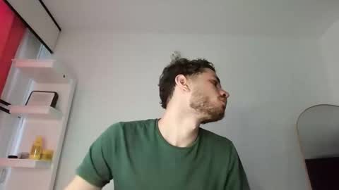 Snapshot of jacobmurphy2103 chatting on 09.25.25 JACOB ROBIN online show from 09.25.25