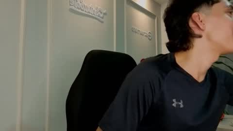 Snapshot of jacobo__parker21 chatting on 05.28.26 jacobo parker online show from 05.28.26
