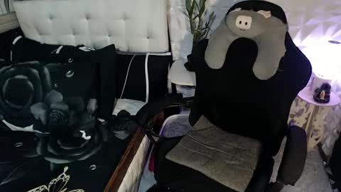 Snapshot of jacque_cole chatting on 02.27.25 Jacque online show from 02.27.25