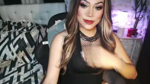 Snapshot of jacque_cole chatting on 10.10.25 Jacque online show from 10.10.25