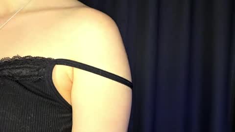 Snapshot of jacquiepoche chatting on 04.15.26 Sofia online show from 04.15.26