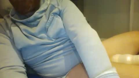 Snapshot of jacuzzi90 chatting on 11.26.25 jacuzzi90 online show from 11.26.25