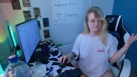 jacywinslat online show from 02.25.25