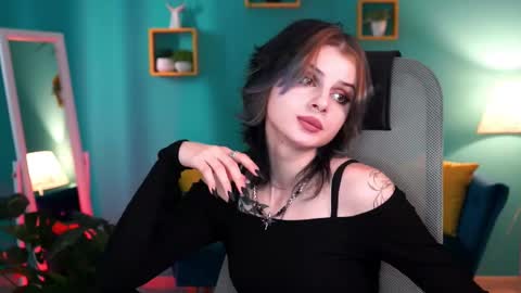 Snapshot of jade_castle chatting on 02.13.25 jade_castle online show from 02.13.25