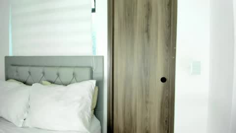 Jade smile online show from 04.27.26