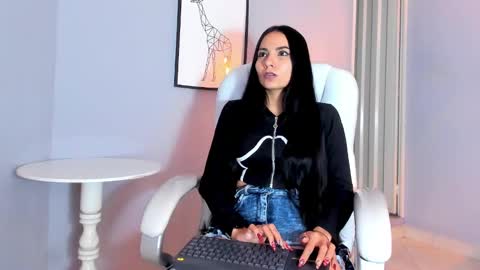 karlla scarlet online show from 12.03.24