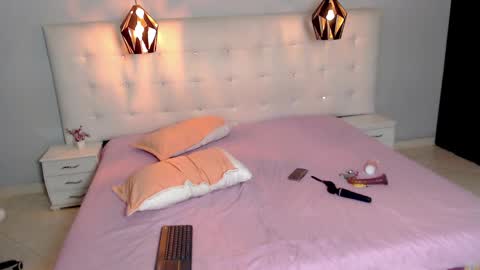 karlla scarlet online show from 12.22.24