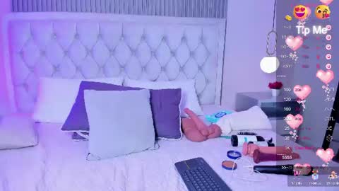 Snapshot of jade_scarllet chatting on 07.14.26 karlla scarlet online show from 07.14.26