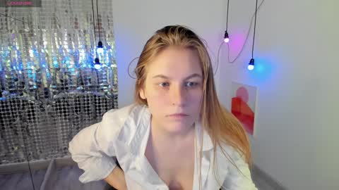 Snapshot of jade_soft chatting on 12.22.24 Jade online show from 12.22.24