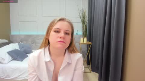 Snapshot of jade_soft chatting on 02.01.25 Jade online show from 02.01.25