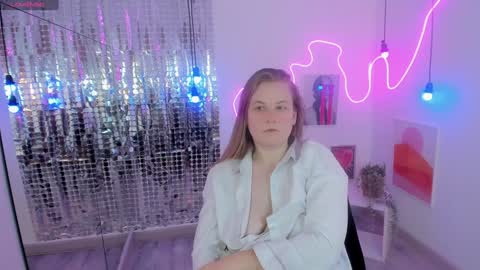 Snapshot of jade_soft chatting on 02.08.25 Jade online show from 02.08.25