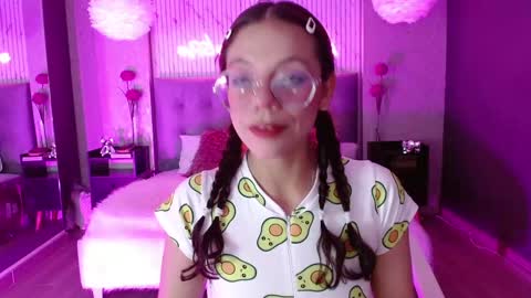 JADE online show from 10.04.25