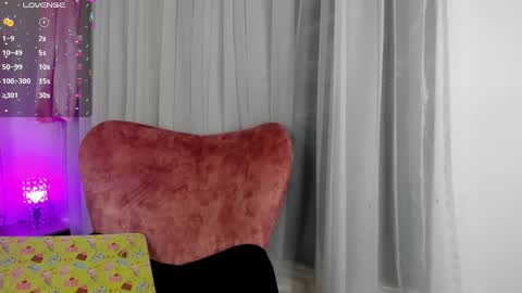 jade white  online show from 01.14.25