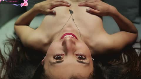 jade white  online show from 03.10.25