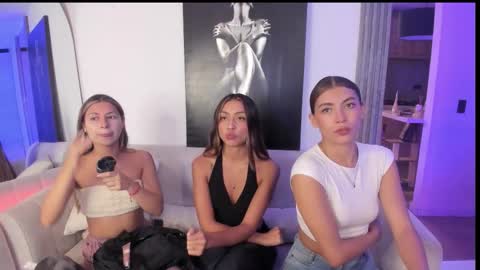 Snapshot of jade_ws chatting on 10.17.25 Jade online show from 10.17.25