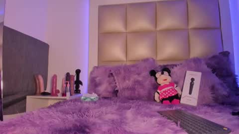 jadeestudios online show from 12.20.25