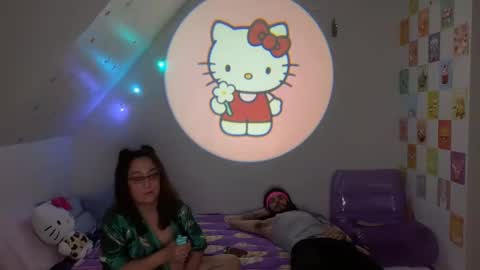 Snapshot of jadelondonxo chatting on 02.10.25 Jade online show from 02.10.25