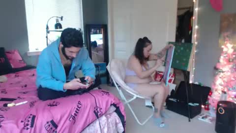 Snapshot of jadelondonxo chatting on 12.13.25 Jade online show from 12.13.25