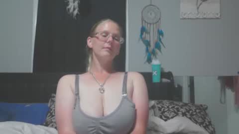 Snapshot of jadeluv chatting on 04.24.26 JadeLuv online show from 04.24.26