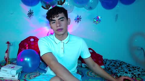 Snapshot of jaedasky_ chatting on 12.26.24 javi15 online show from 12.26.24