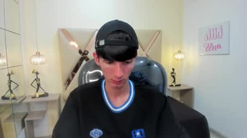 Snapshot of jake_evanss_ chatting on 10.12.25 JAKE online show from 10.12.25