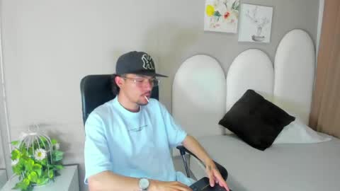 Snapshot of jake_miller__ chatting on 05.01.26 Jake online show from 05.01.26