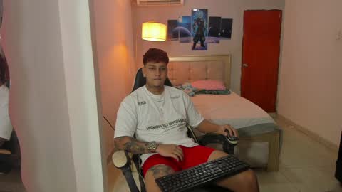 Snapshot of jake_pons chatting on 12.14.24 Jake Pons online show from 12.14.24