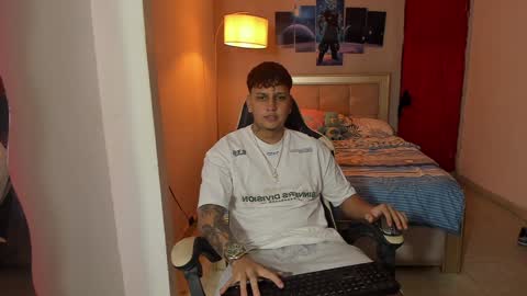 Snapshot of jake_pons chatting on 12.31.24 Jake Pons online show from 12.31.24