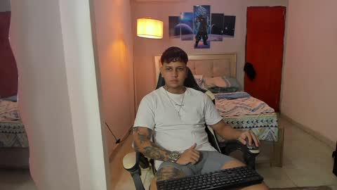 Snapshot of jake_pons chatting on 01.05.25 Jake Pons online show from 01.05.25