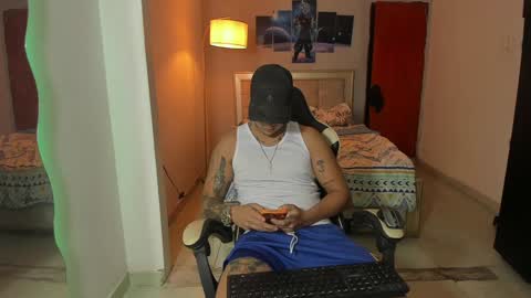 Snapshot of jake_pons chatting on 01.06.25 Jake Pons online show from 01.06.25