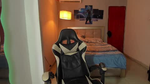 Snapshot of jake_pons chatting on 01.09.25 Jake Pons online show from 01.09.25