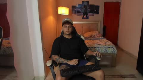 Snapshot of jake_pons chatting on 01.29.25 Jake Pons online show from 01.29.25