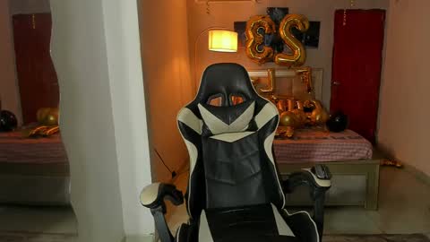 Snapshot of jake_pons chatting on 02.28.25 Jake Pons online show from 02.28.25