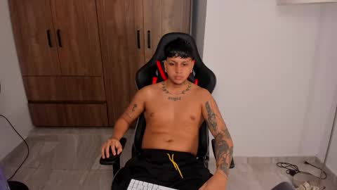 Snapshot of jake_pons chatting on 10.04.25 Jake Pons online show from 10.04.25