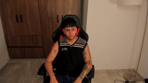 Snapshot of jake_pons chatting on 10.28.25 Jake Pons online show from 10.28.25