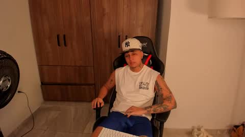 Snapshot of jake_pons chatting on 01.10.26 Jake Pons online show from 01.10.26