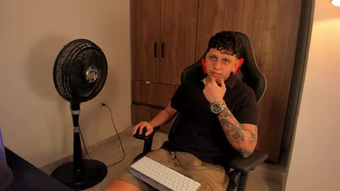 Snapshot of jake_pons chatting on 02.15.26 Jake Pons online show from 02.15.26