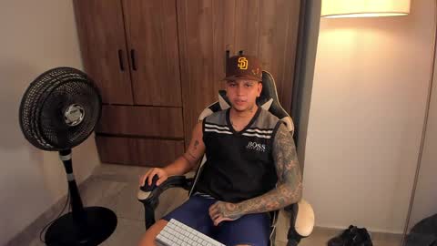Snapshot of jake_pons chatting on 05.17.26 Jake Pons online show from 05.17.26