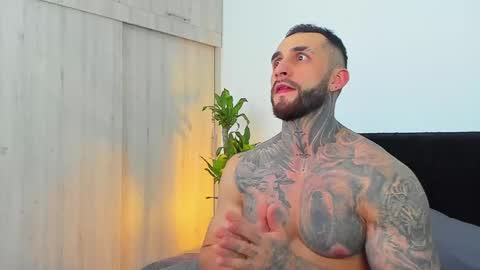 Snapshot of jakeortega chatting on 10.02.25 Jake Orthega online show from 10.02.25