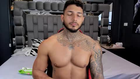 my name is sebas If you come here dont hesitate to say hello Im a guy who really likes having conversations and having hot online show from 12.18.25