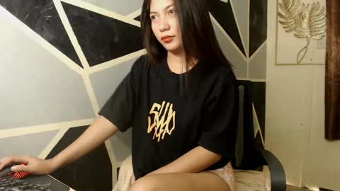 Snapshot of jam_morena chatting on 10.29.25 Jam online show from 10.29.25